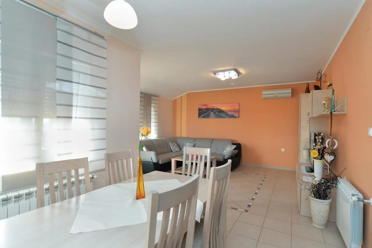 Apartment Anto 1772 Pula