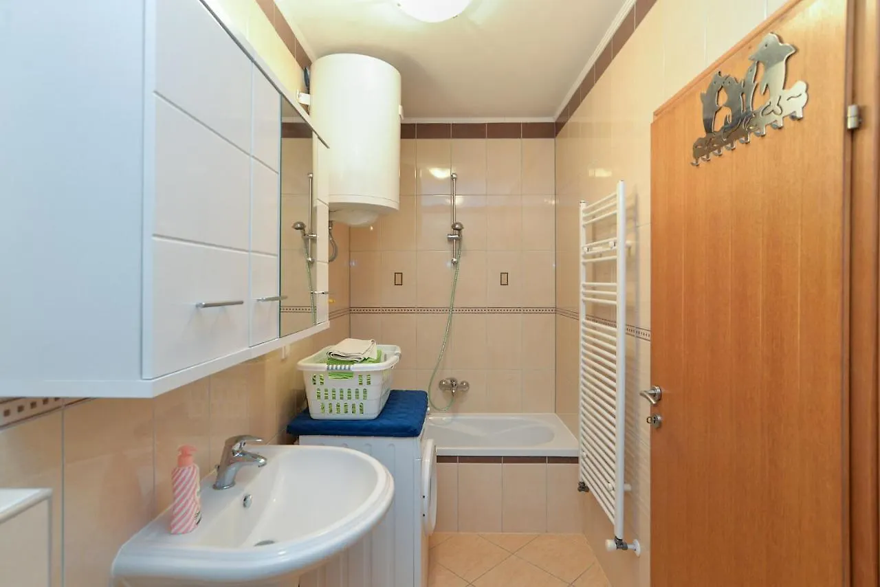 Apartment Anto 1772 Pula