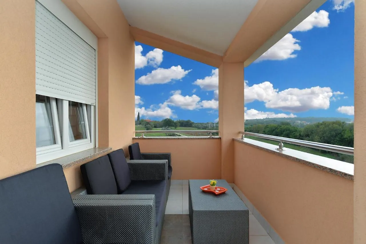 Apartment Anto 1772 Pula