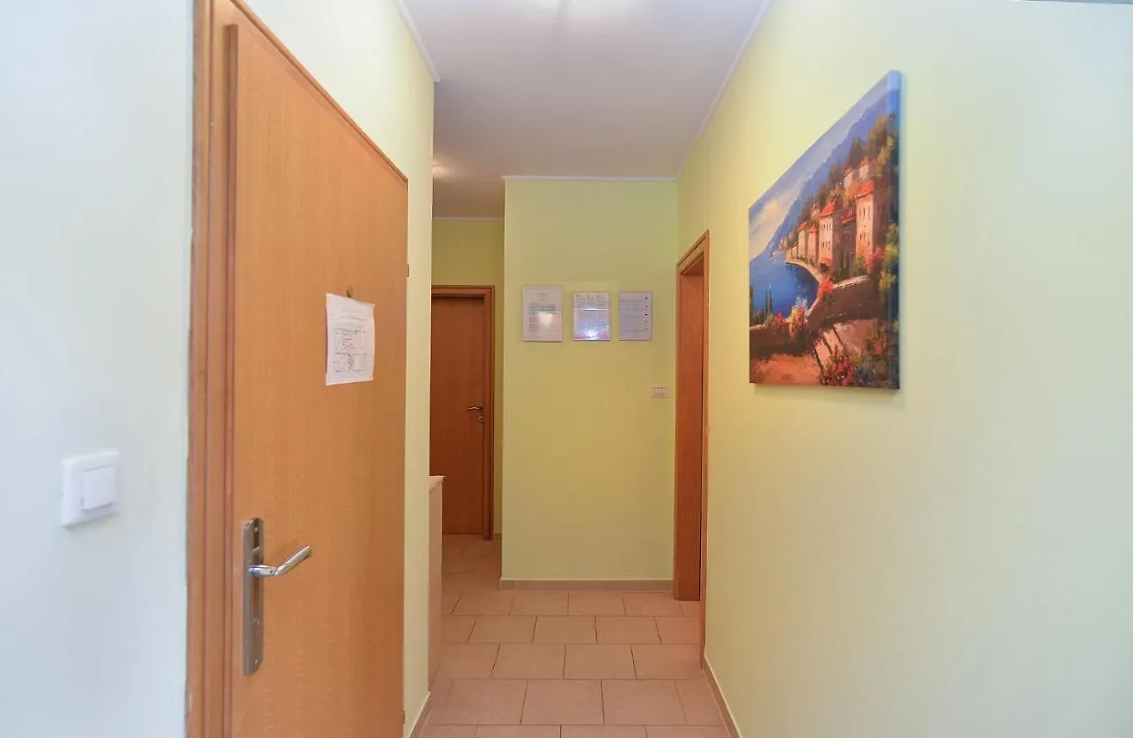 Apartment Anto 1772 Pula