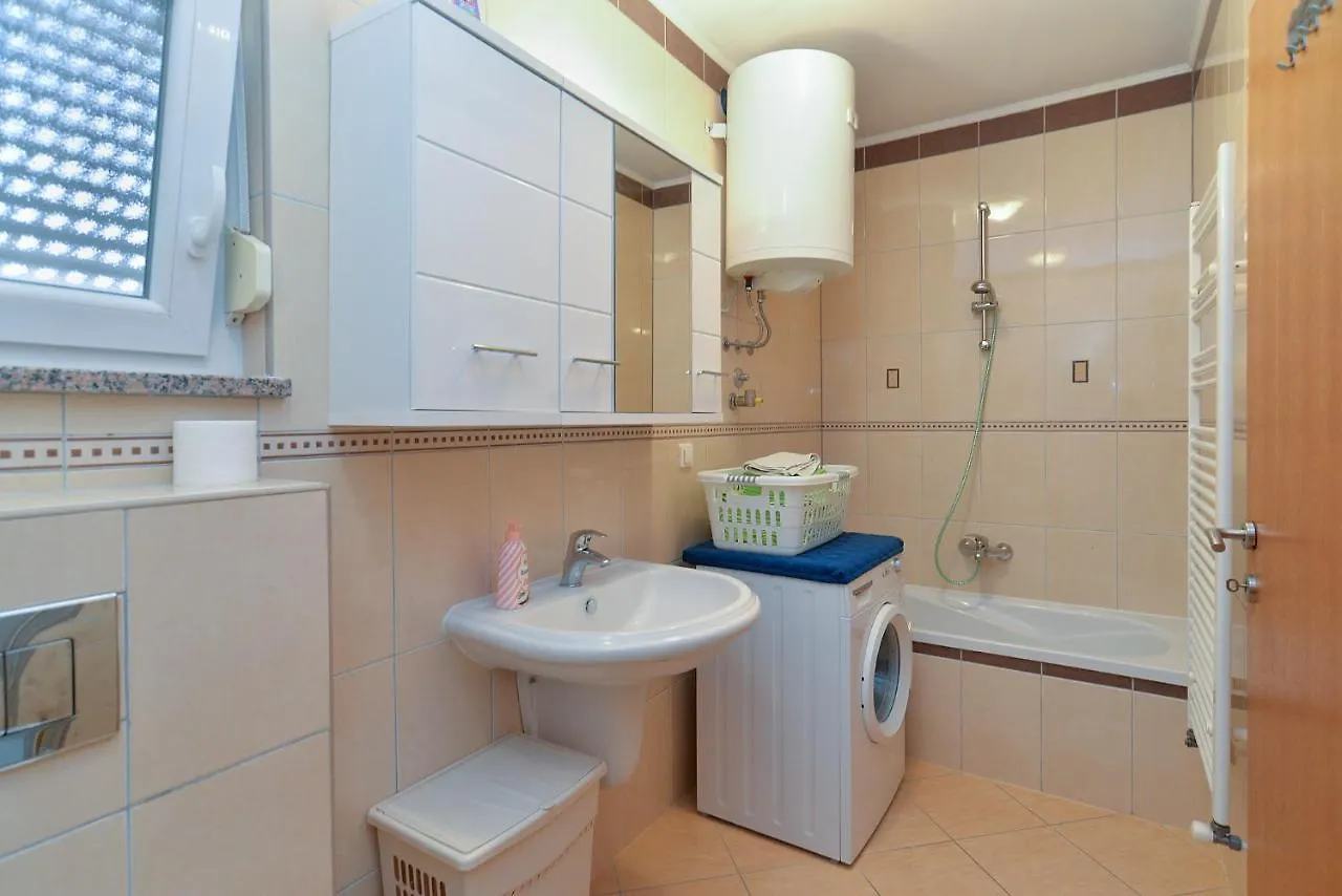 Apartment Anto 1772 Pula